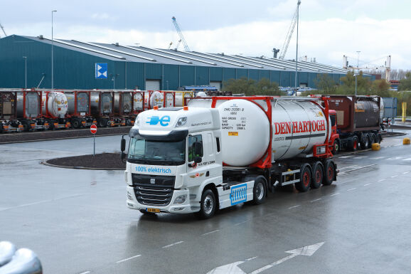 Den Hartogh deploys first 100% electric 50-tonne truck